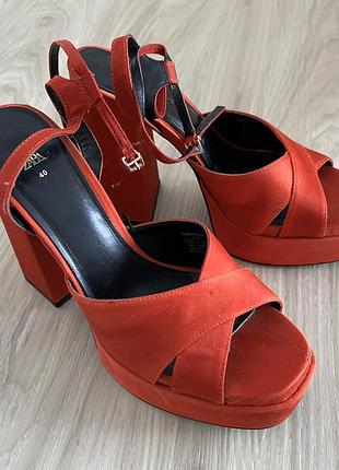 Босоніжки жіночі zara оранжеві, розмір 40