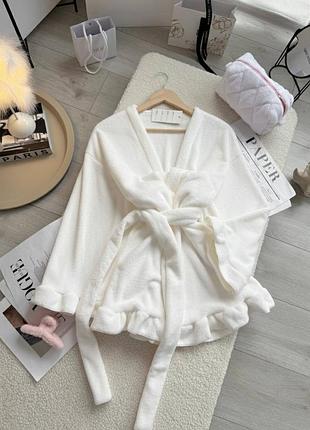 Розкішний халатик декорований рюшами