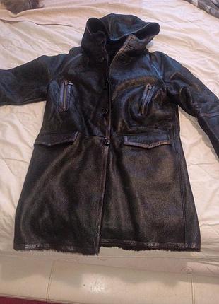 Шикарна італійська молодіжна чоловіча дублянка,лазерна шкіра,стрижений мутон від капюшону і повністю по всьому виробу