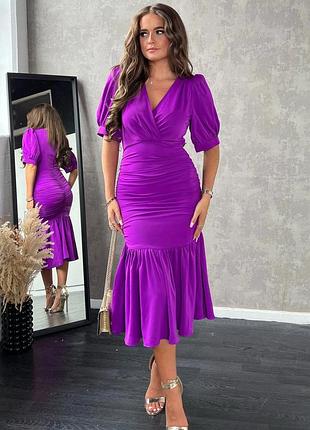 Сукня міді girl in mind кольору фуксії з драпіруванням