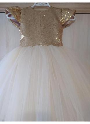 Нарядное платье