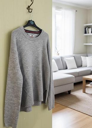 Светр з розрізами