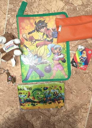 Продам пеналы и карточки brawl stars