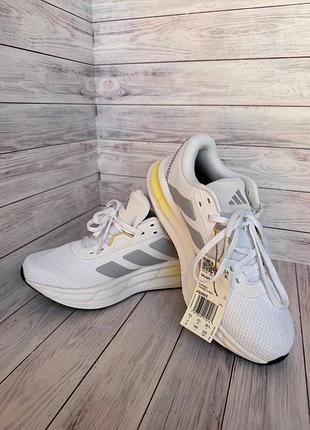 Жіночі кросівки