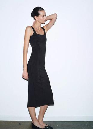 Платье средней длины с кружевом