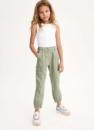 Світло-зелені штани карго джогери
