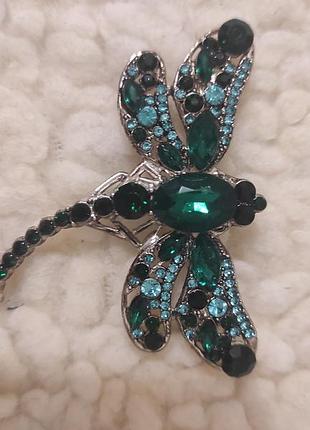 Брошка. красива