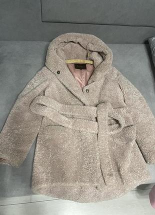 Шубка жіноча пильно-рожевого кольору, демисезонна. дуже тепла, до -15с.