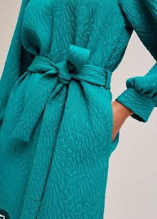 Стильна жіноча сукня ,розмір s/m бренду shein. 
в ідеальному стані, без дефектів 
якісна плотна набирає тканина ,не мнеться, гарно тримає форму.