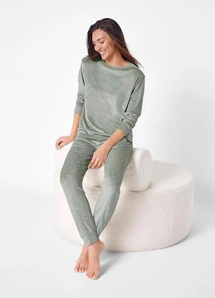 Женская велюровая пижама костюм для дома и сна esmara xs 32-34 euro, наш 40-42 светло-зеленый
