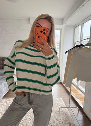 Теплий вкорочений светр