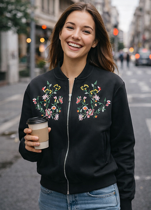 Вишита куртка бомбер - поєднання сучаснсті і традицій