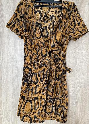 Сукня на запах