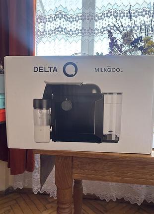 Кавомашина з капучинатором delta.