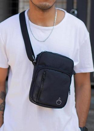 Сумка чоловіча месенджер через плече чорна з принтом