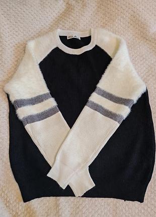 Светр жіночий чорно-білий 42-46