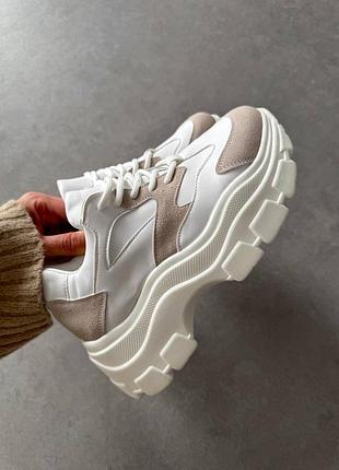 Жіночі стильні кросівки