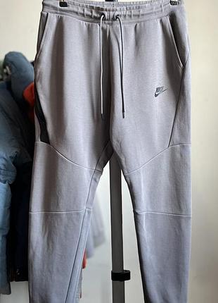 Nike tech fleece штани