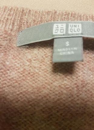 Тепленький светер женский шерсть светлый