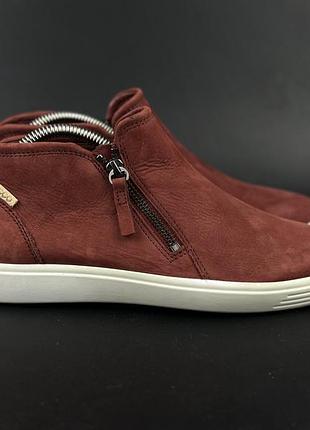 Взуття ессо