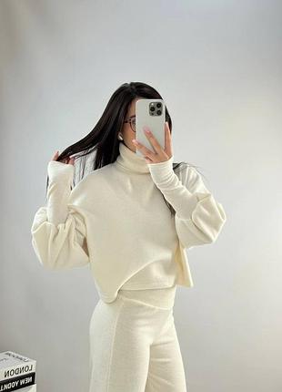 Костюм жіночий