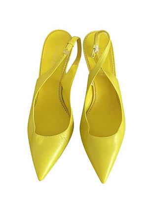 Оригінальні шкіряні туфлі відомого британського бренду