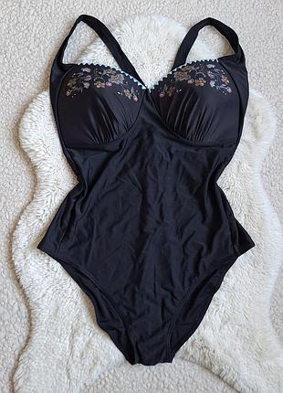 Суцільний купальник  батального розміру