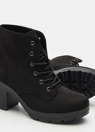 Ботильйони на підборах