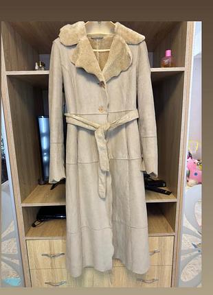 Довге дуже тепле пальто-дублянка бежевого кольору