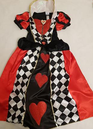 Карнавальное платье шахматная королева на 7-8роков в очень хорошем состоянии, объем груди 62см, обхват талии 56см, длина 90см.