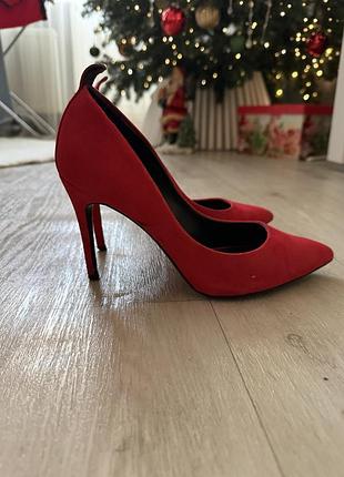 Червоні лодочки 37р туфлі bershka