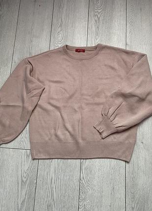 Жіночий светр