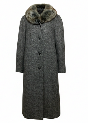 Пальто зимове з фарбованим коміром-писцем.