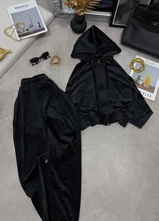 Черный велюровый спортивный костюм кофта на молнии. также в наличии: шоколадный, бежевый, серый, бордовый, изумрудный, розовый