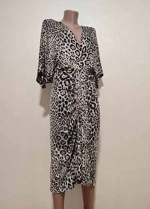 Красива сукня в ідеалі