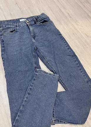 Джинси жіночі , в хорошому стані