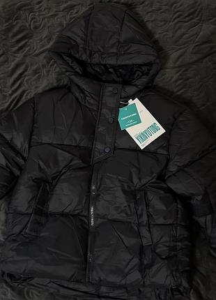 Курточка нова