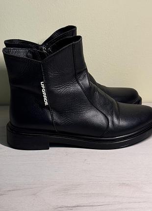 Демісезонні шкіряні чобітки жіночі 37 розмір, 24 см