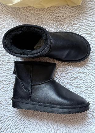Угги женские кожаные