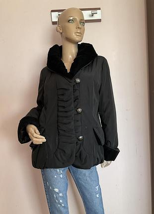 Приемна тепла курточка з декором оксамитом /42/ brend christian berg