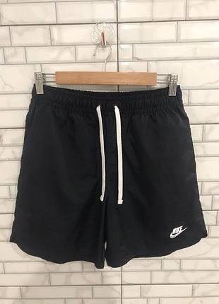 Чоловічі спортивні шорти nike size s