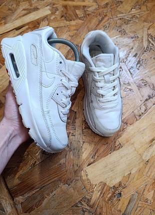 Оригинальные демисезонные кожаные кроссовки nike air max 90 triple white cd6867-100