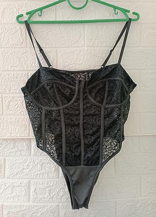 Чудовий жіночий боді