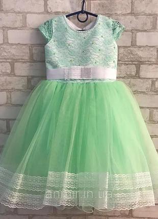 Пышное платье с кружевом на девочку 3-7 лет 98-128 рост 116