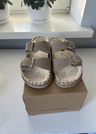 Сандалі шльопанці reserved