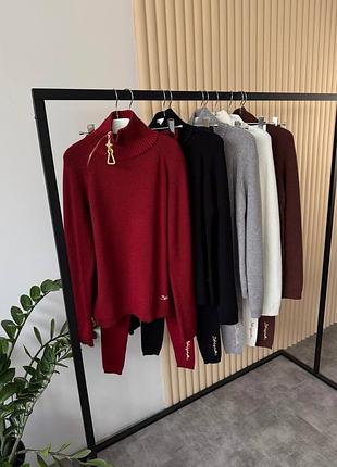 Костюм жіночий