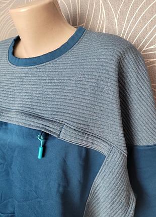 Крутий утеплений на флісі світшот з кишенями,  на грудях кишеня з горизонтальною блискавкою