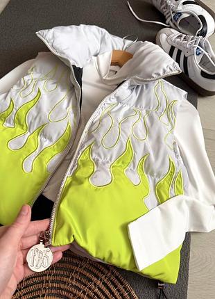 Классная укороченная жилетка