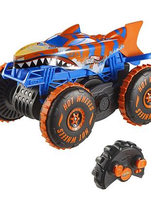 Авто на радиоуправлении hot wheels monster trucks tiger shark climber