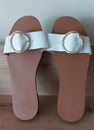 Женские шлепанцы